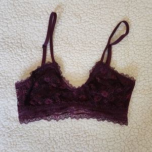 Victoria's Secret Lace Bralette (XS)